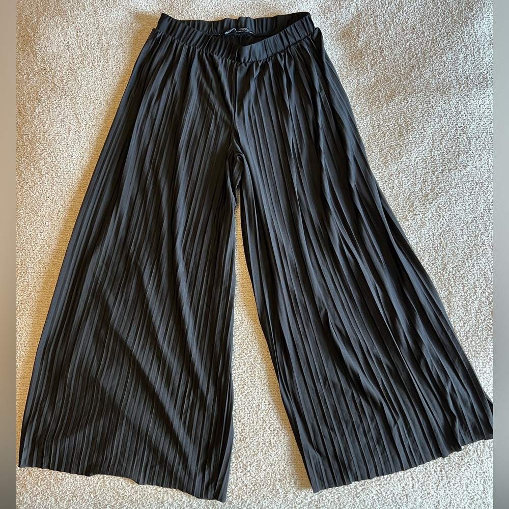 ZARA black pleated pants